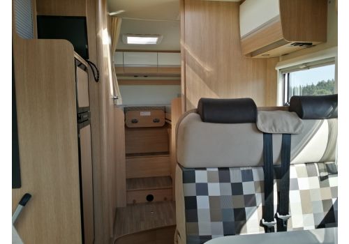 Autocaravana Perfilada SUNLIGHT T-68 con cambio automático de Ocasión