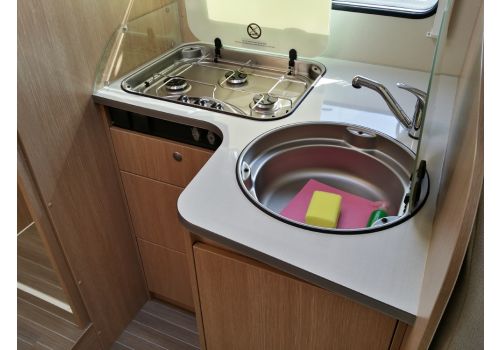 Autocaravana Perfilada SUNLIGHT T-68 con cambio automático de Ocasión