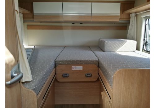 Autocaravana Perfilada SUNLIGHT T-68 con cambio automático de Ocasión