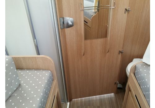 Autocaravana Perfilada SUNLIGHT T-68 con cambio automático de Ocasión