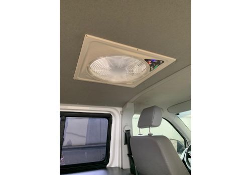 Furgoneta Cámper VOLKSWAGEN Transporter T5 camperizada de Ocasión