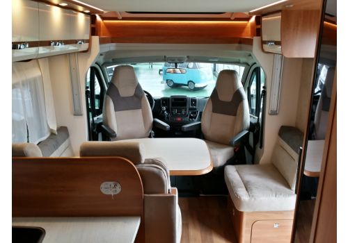Autocaravana Perfilada DETHLEFFS T 7057 EB modelo 2017 de Ocasión
