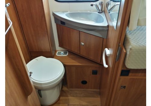 Autocaravana Perfilada DETHLEFFS T 7057 EB modelo 2017 de Ocasión