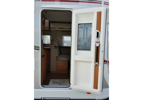 Autocaravana Perfilada DETHLEFFS T 7057 EB modelo 2017 de Ocasión