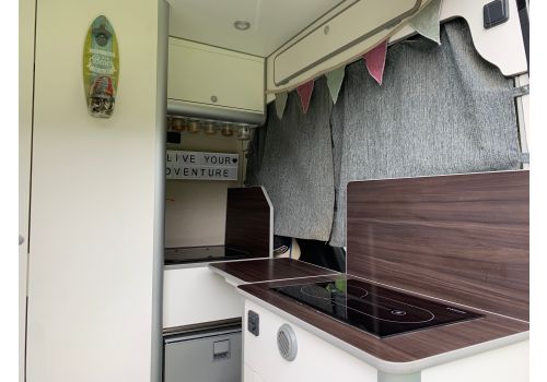 Furgoneta Cámper VOLKSWAGEN Crafter camperizada de Ocasión