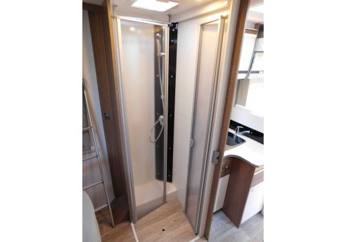 Autocaravana Perfilada DETHLEFFS Trend T 7057 DBM modelo 2017 de Ocasión