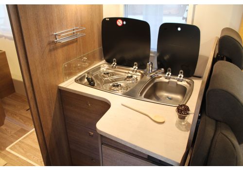 Autocaravana Perfilada DETHLEFFS Trend T 7057 DBM modelo 2017 de Ocasión