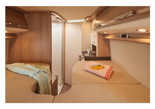 Furgoneta Cámper MALIBU Van Two Rooms 640 LE RB Nueva en Venta