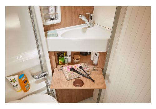 Furgoneta Cámper MALIBU Van Two Rooms 640 LE RB Nueva en Venta