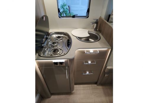 Autocaravana Perfilada LMC Element T 758 G de Ocasión
