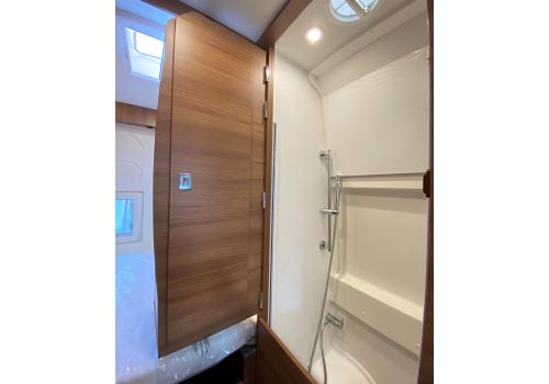 Furgoneta Cámper RAPIDO V65 XL Modelo 2022 de Ocasión