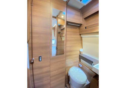 Furgoneta Cámper RAPIDO V65 XL Modelo 2022 de Ocasión