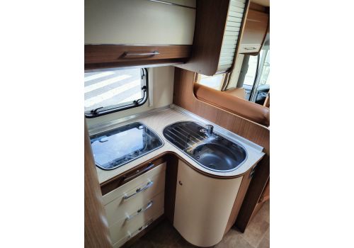 Autocaravana Integral BURSTNER AVIANO I 727 de Ocasión
