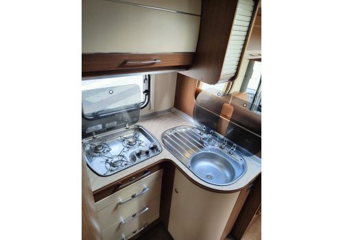 Autocaravana Integral BURSTNER AVIANO I 727 de Ocasión