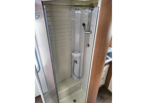 Autocaravana Integral BURSTNER AVIANO I 727 de Ocasión