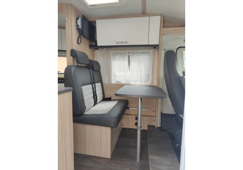 Autocaravana Perfilada SUNLIGHT V66 de Ocasión