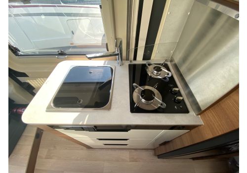 Furgoneta Cámper RAPIDO V68 Modelo 2023 de Ocasión