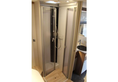 Autocaravana Integral DETHLEFFS Trend I 7057 DBM modelo 2019 Nueva en Venta