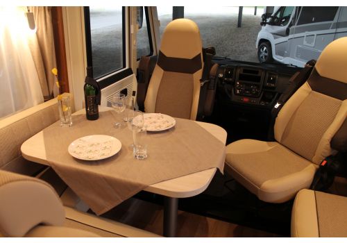 Autocaravana Integral DETHLEFFS Advatange I7051EB modelo 2018 de Ocasión