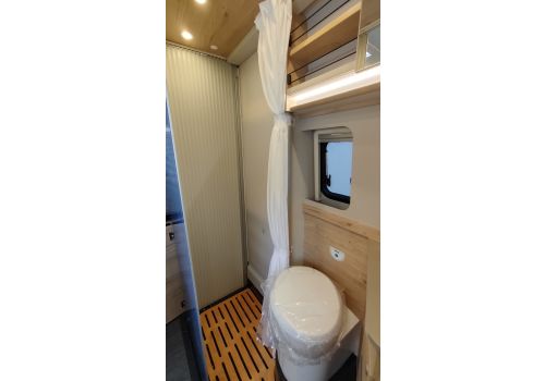 Furgoneta Cámper DETHLEFFS Globetrail 590 C Modelo 2023 de Ocasión