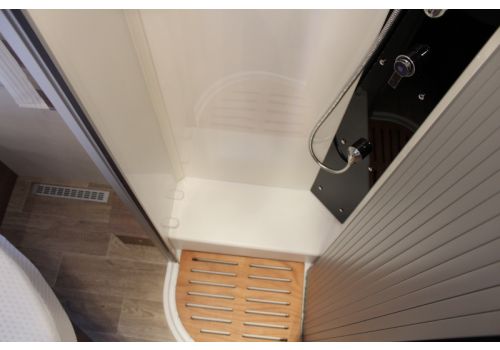 Autocaravana Perfilada DETHLEFFS Esprit T 7150-2 DBT modelo 2019 de Ocasión