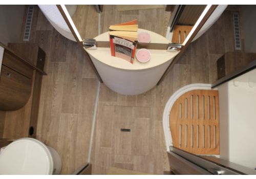 Autocaravana Perfilada DETHLEFFS Esprit T 7150-2 DBT modelo 2019 de Ocasión