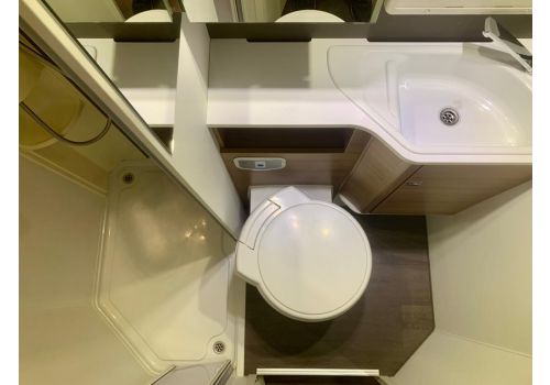 Autocaravana Capuchina ADRIA Coral XL A 670 DK de Ocasión