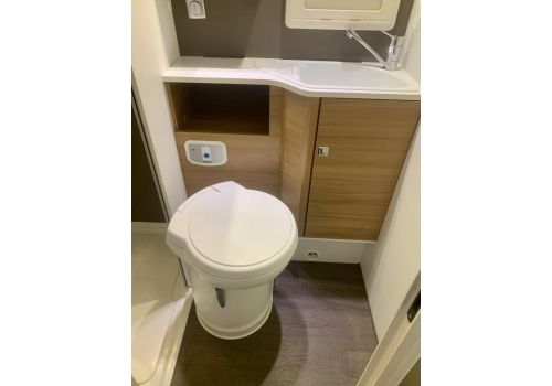 Autocaravana Capuchina ADRIA Coral XL A 670 DK de Ocasión
