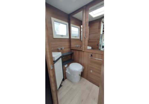 Autocaravana Perfilada RAPIDO 606F Modelo 2024 de Ocasión