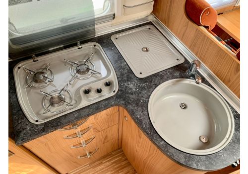 Autocaravana Integral BURSTNER Aviano I 684 de Ocasión