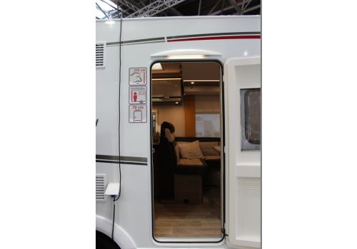 Autocaravana Perfilada DETHLEFFS Dethleffs Trend T 6767 modelo 2018 de Ocasión