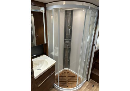 Autocaravana Integral NIESMANN BISCHOFF Arto 88 LE de Ocasión