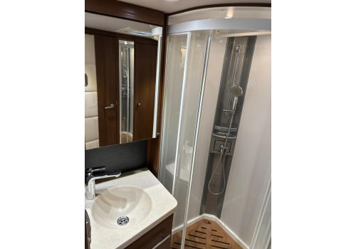Autocaravana Integral NIESMANN BISCHOFF Arto 88 LE de Ocasión