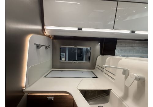 Autocaravana Integral MOBILVETTA Desing 8 K Yacht Tekno de Ocasión