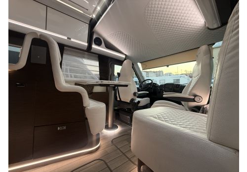 Autocaravana Integral MOBILVETTA Desing 8 K Yacht Tekno de Ocasión