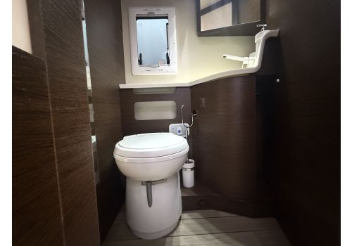 Autocaravana Integral MOBILVETTA Desing 8 K Yacht Tekno de Ocasión