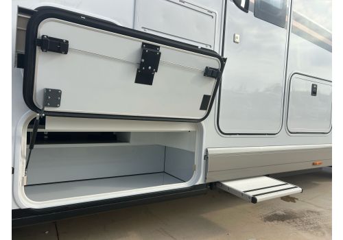 Autocaravana Integral CARTHAGO Chic c-line I 5.0 QB L Superior de Ocasión