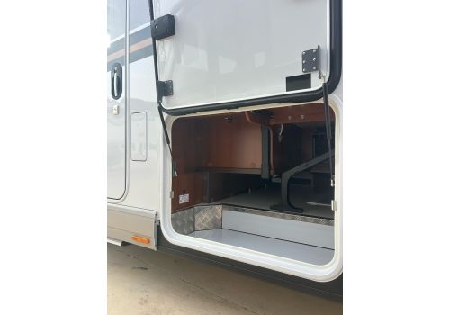 Autocaravana Integral CARTHAGO Chic c-line I 5.0 QB L Superior de Ocasión