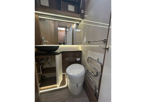 Autocaravana Integral MOBILVETTA K-Yatch Tekno Line 90 de Ocasión
