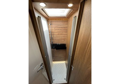 Autocaravana Integral MOBILVETTA K-Yatch Tekno Line 86 Nueva en Venta