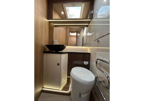 Autocaravana Integral MOBILVETTA K-Yatch Tekno Line 86 Nueva en Venta