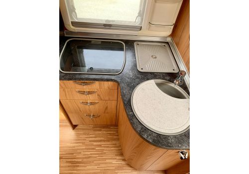Autocaravana Integral BURSTNER Aviano I 684 de Ocasión