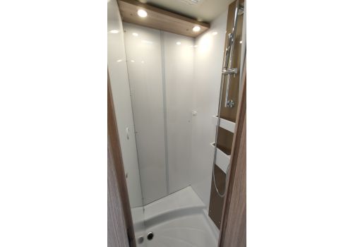 Autocaravana Integral BURSTNER Ixeo I 690 de Ocasión
