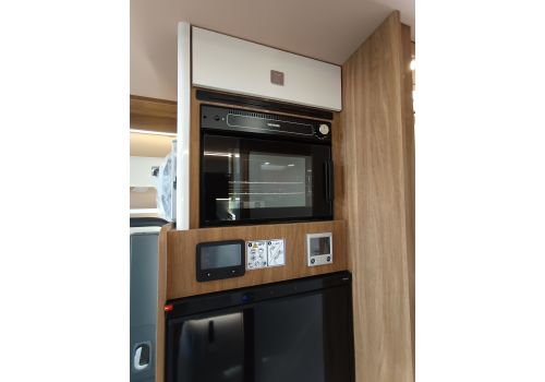 Autocaravana Integral MOBILVETTA K-Yacht Tekno Line 86 de Ocasión
