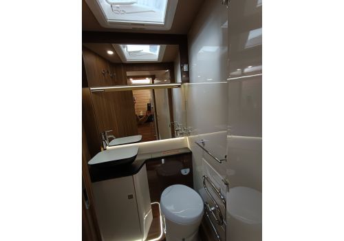 Autocaravana Integral MOBILVETTA K-Yacht Tekno Line 86 de Ocasión