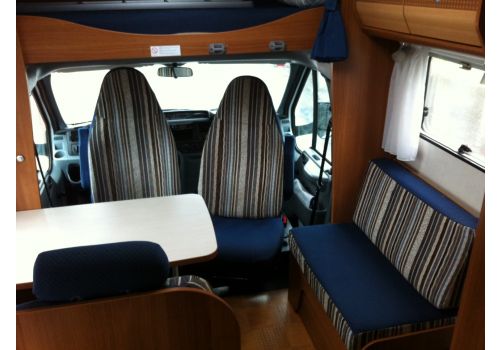 Autocaravana Capuchina CARADO A-241 de Ocasión
