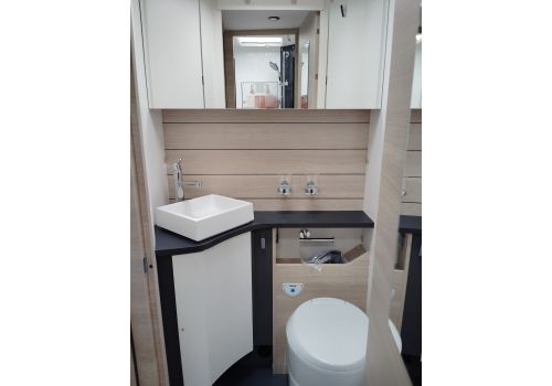 Autocaravana Integral RAPIDO 8096 Modelo 2024 de Ocasión