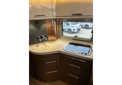 Autocaravana Integral NIESMANN BISCHOFF Flair 920 LE de Ocasión