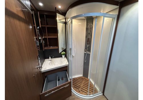 Autocaravana Integral NIESMANN BISCHOFF Flair 920 LE de Ocasión