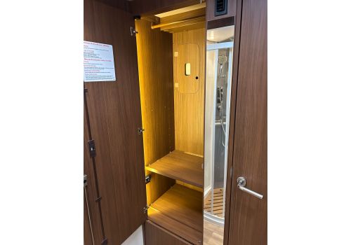 Autocaravana Integral NIESMANN BISCHOFF Flair 920 LE de Ocasión